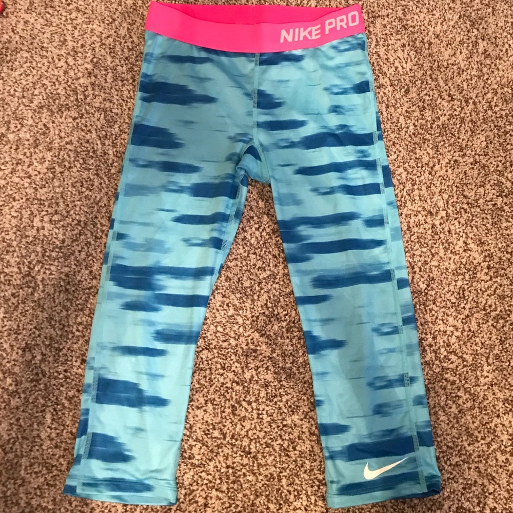 Girls Nike pro leggings